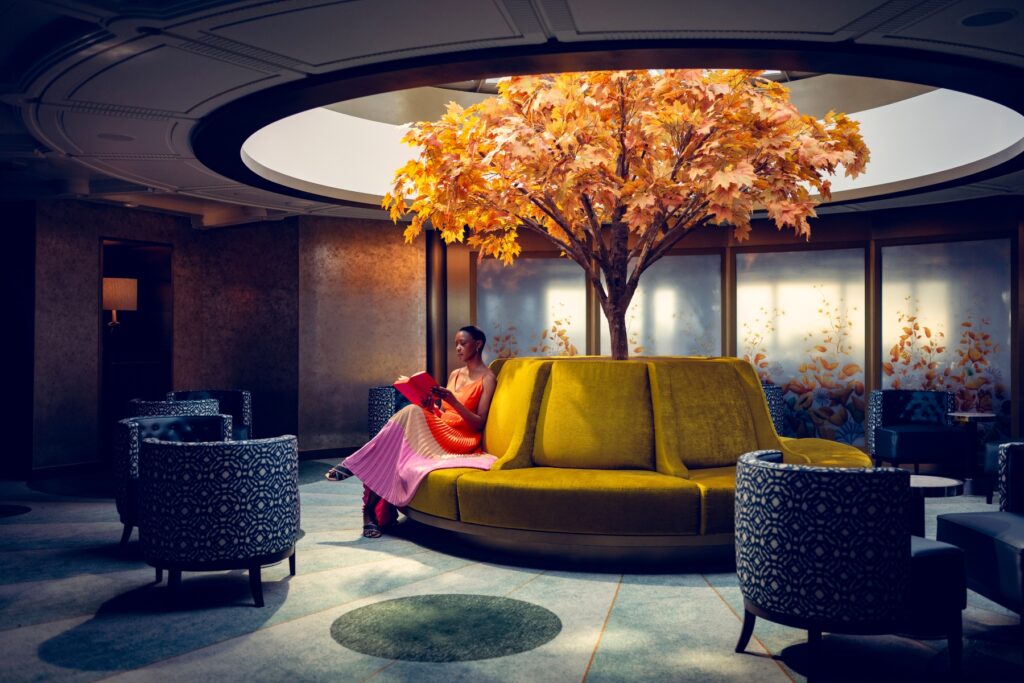 Cunard Grills Lounge